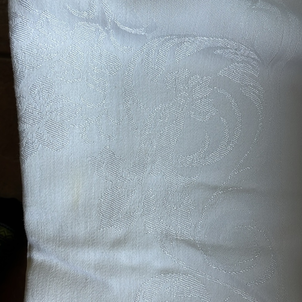 Vintage White Tablecloth - Picture 9 of 12